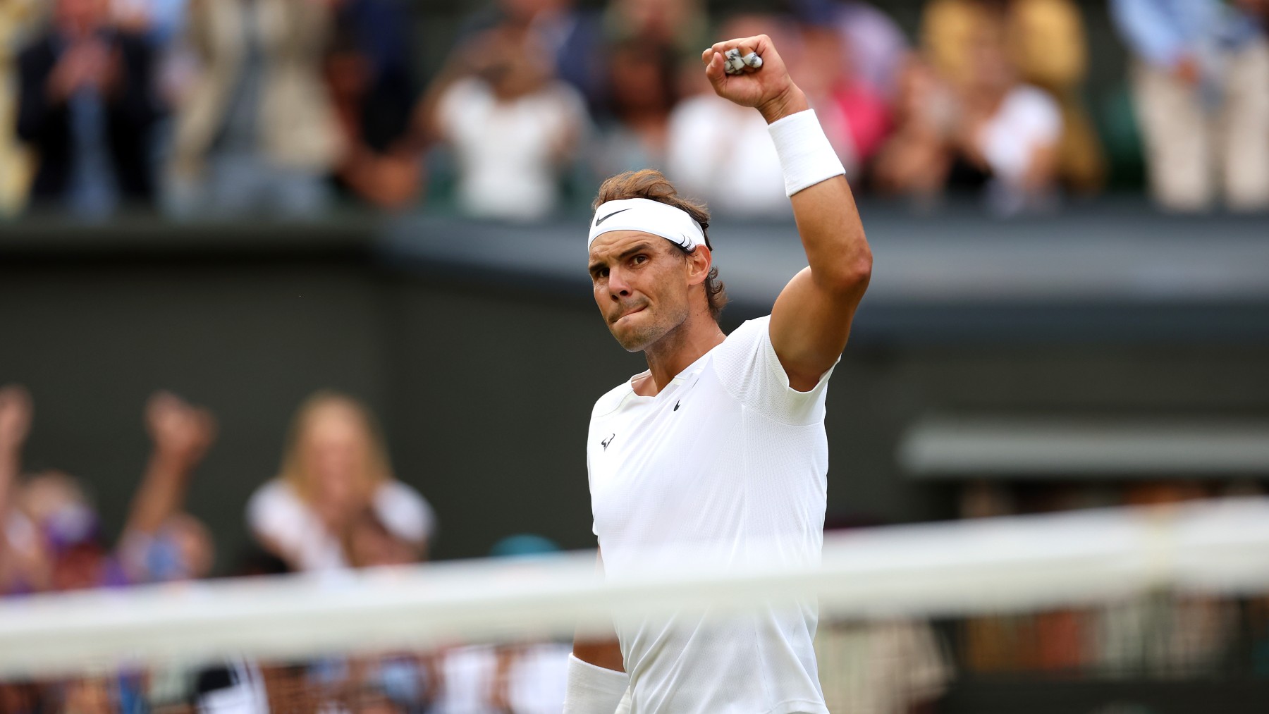 Rafa Nadal celebra un punto en la última edición de Wimbledon. (Getty)