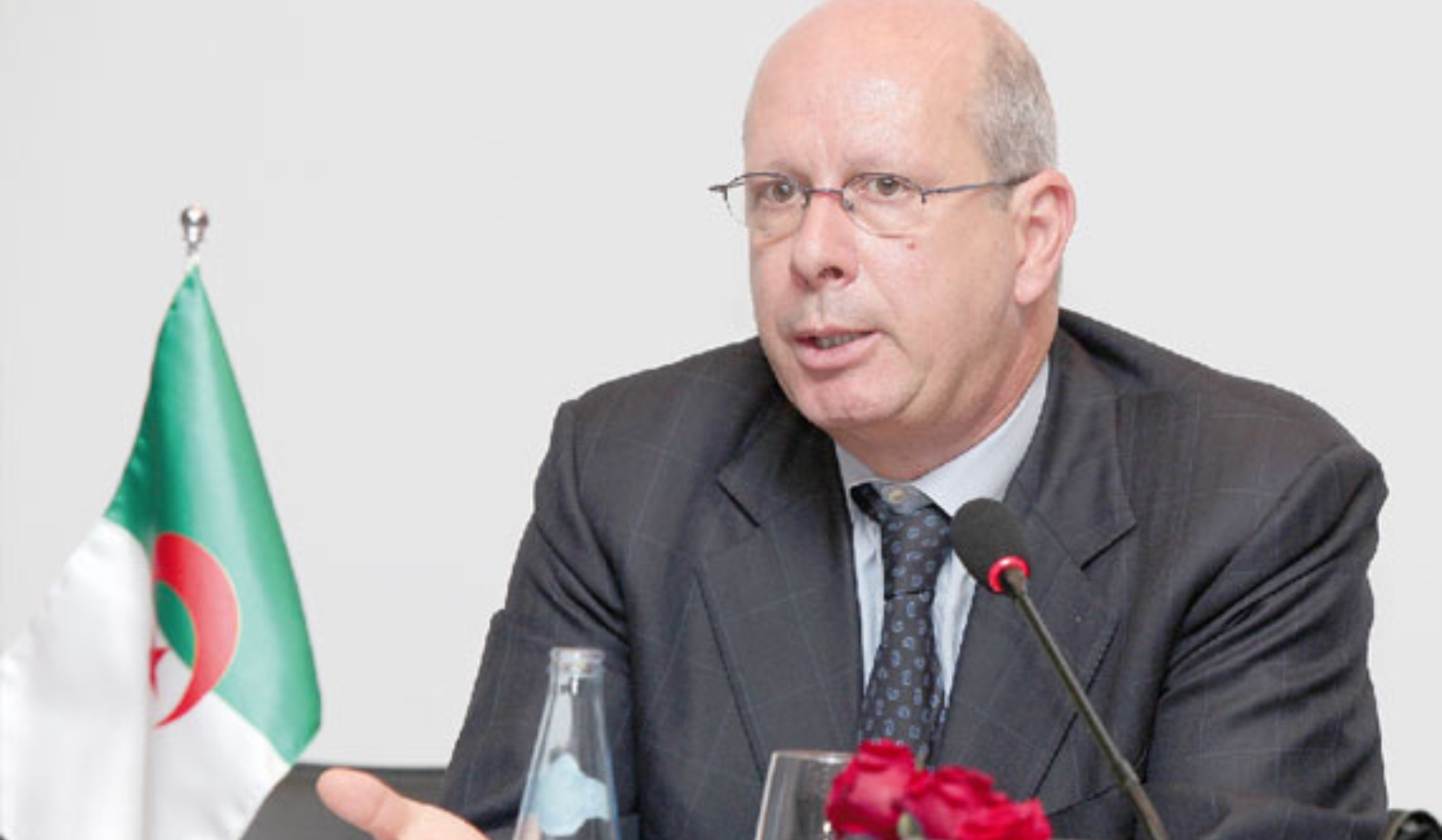 Abderrahmanre Raouya, ministro de Finanzas argelino destituido.