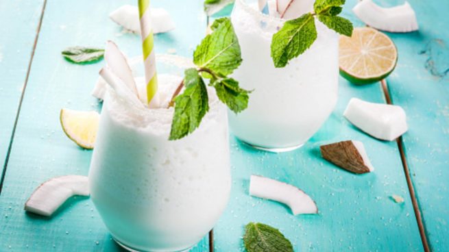 Sorprende a todos con este mojito de coco