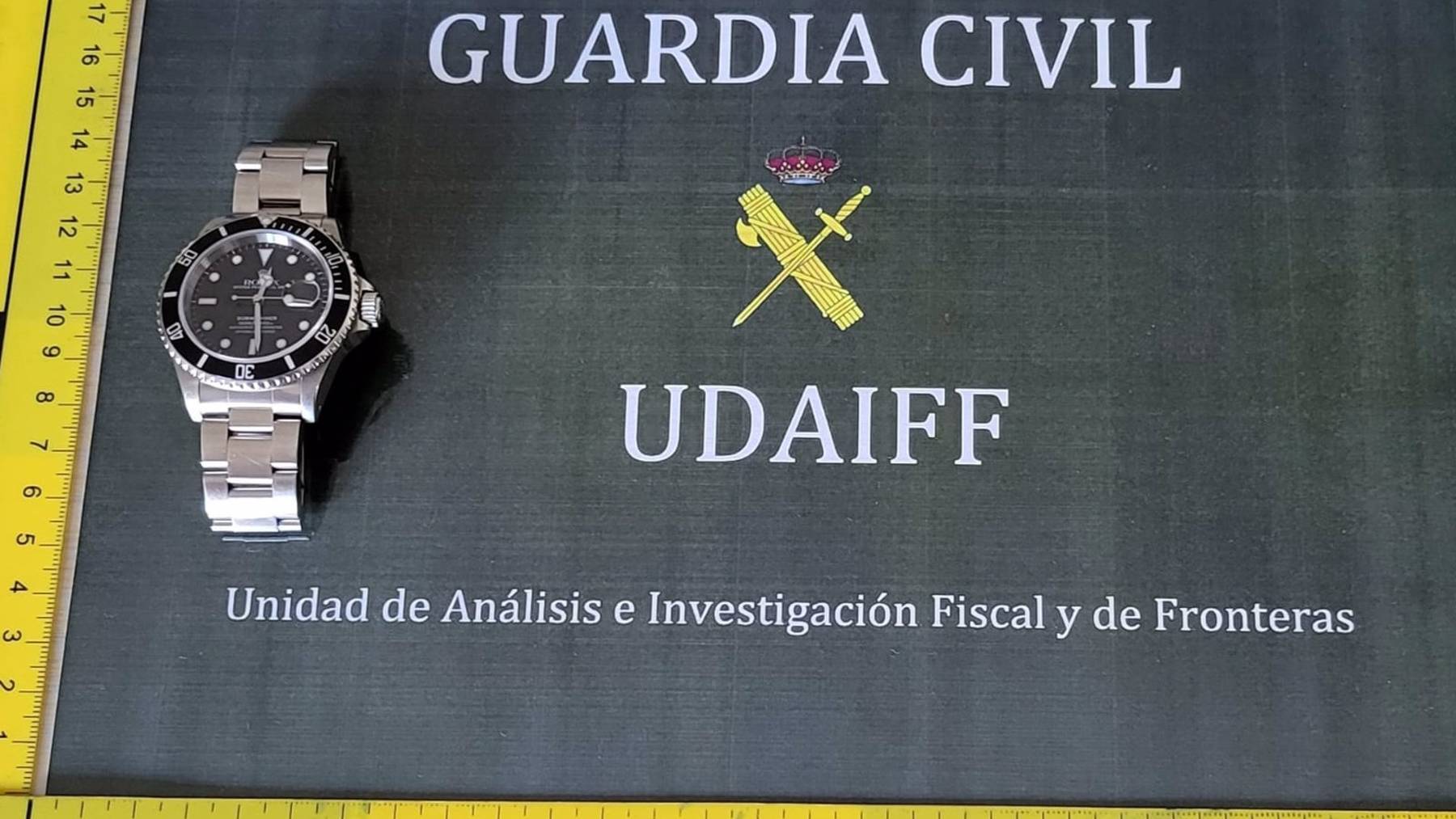 El reloj valorado en 12.000 euros recuperado por la Guardia Civil.