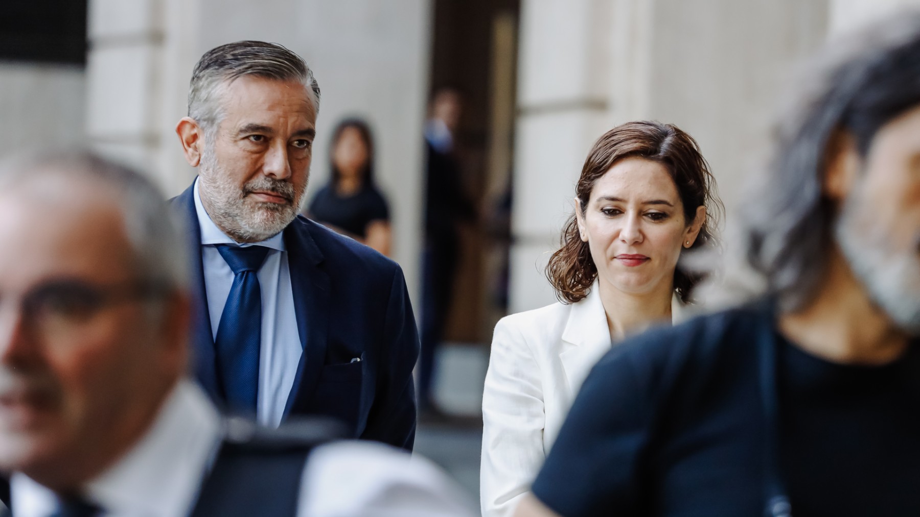 El consejero de Presidencia, Enrique López, y la presidenta de la Comunidad de Madrid, Isabel Díaz Ayuso.