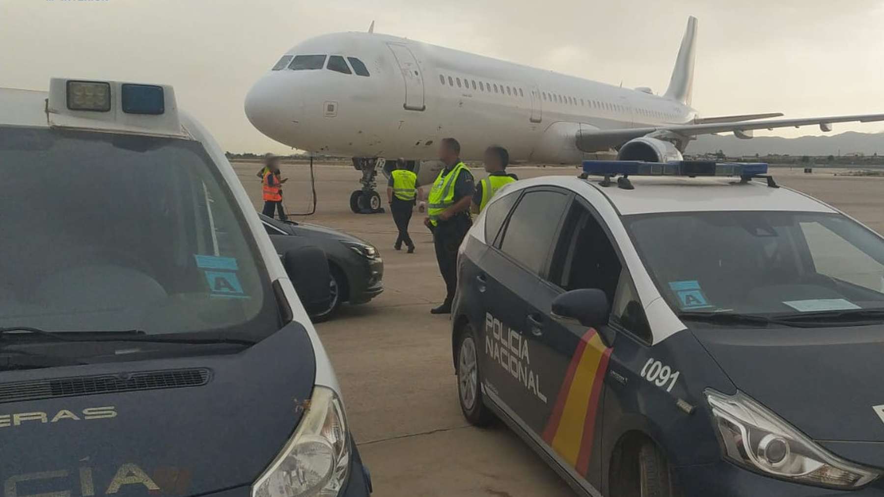 Protocolo de emergencia activado este martes en el aeropuerto de Palma. POLICÍA NACIONAL
