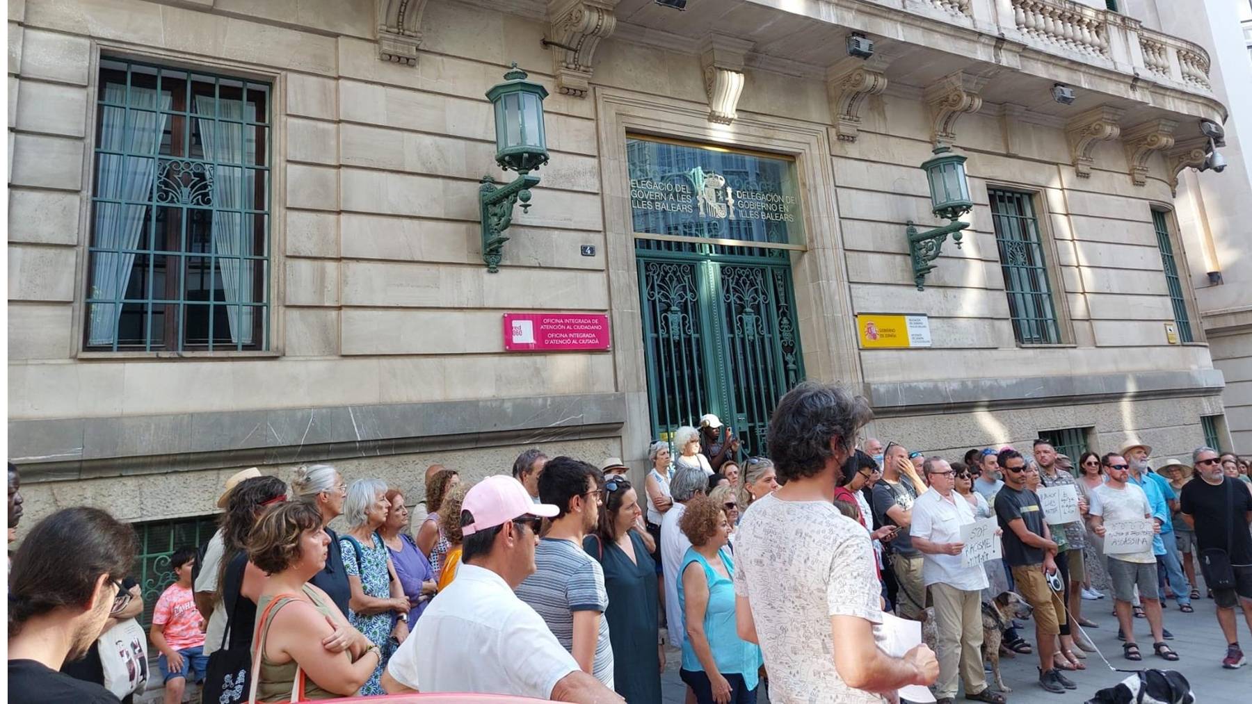 Manifestación en Palma por las muertes en la valla de Melilla y para exigir una rectificación a Pedro Sánchez..