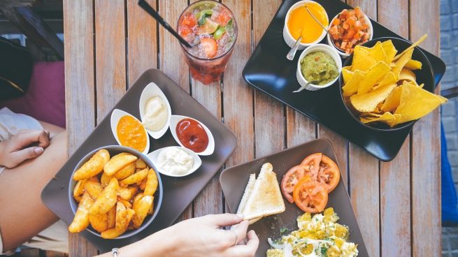 ¿Cuáles son los momentos del día en que debes evitar comer si haces dieta?