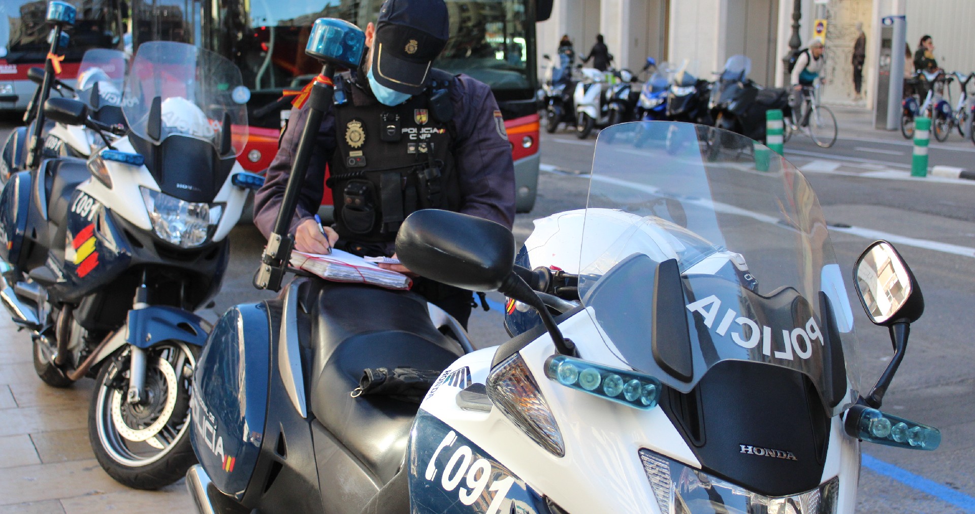 Un agente de la Policía Nacional.