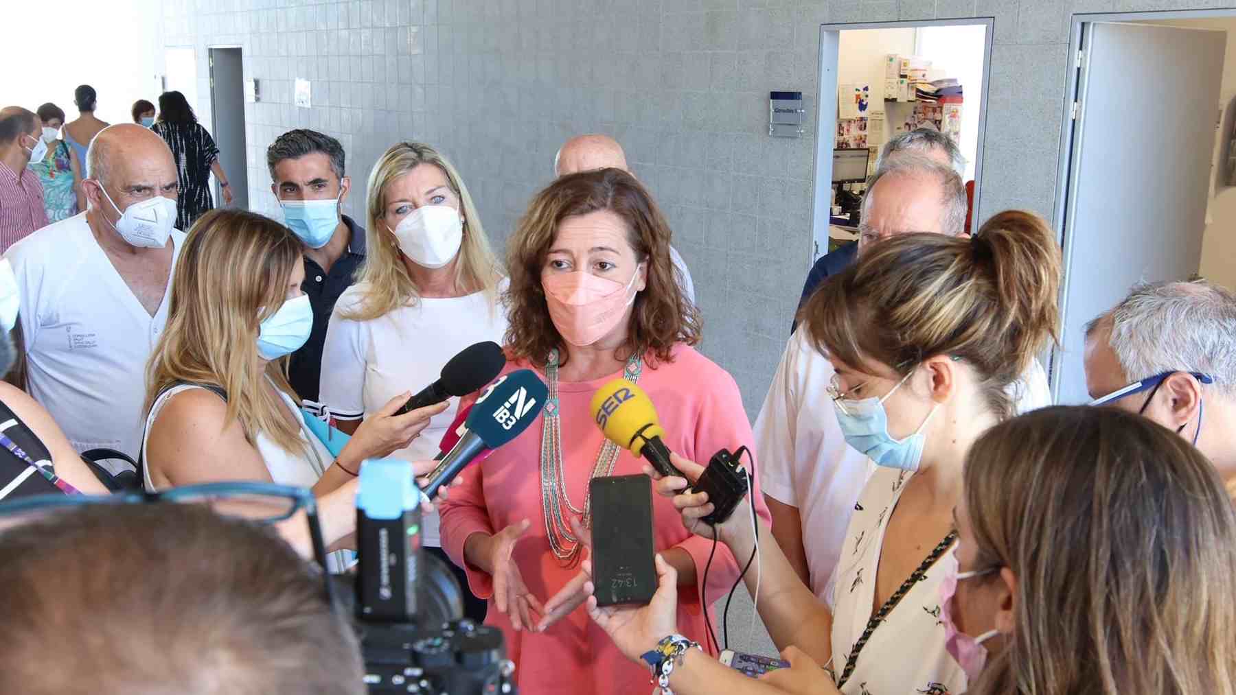 La presidenta del Gover, Francina Armengol, en declaraciones a los medios, hoy en Palma.
