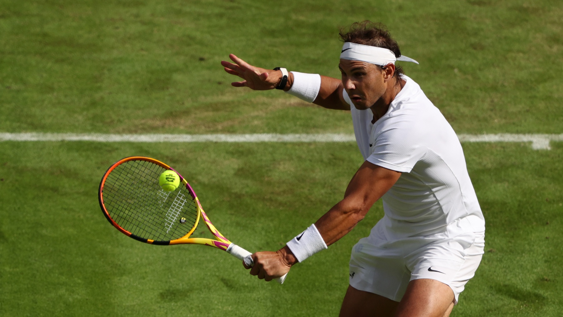 Nadal voleando en Wimbledon. (Getty)