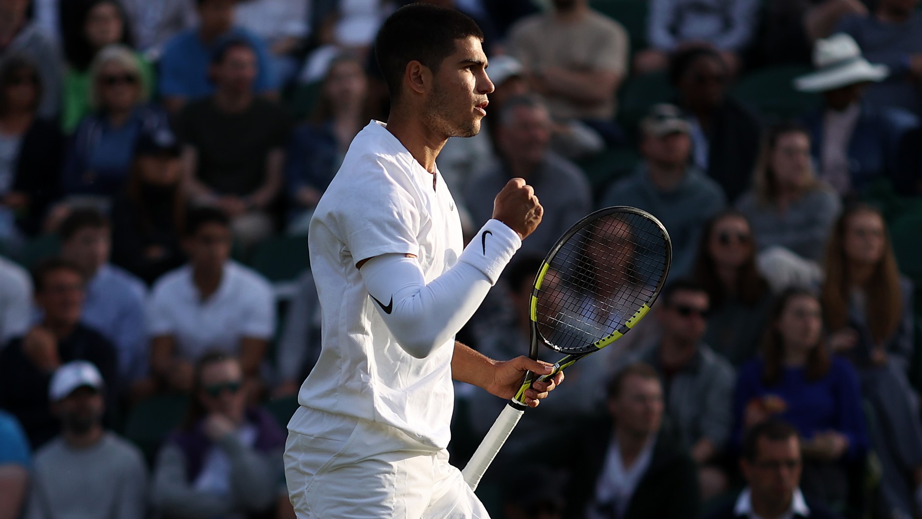 Carlos Alcaraz celebra una victoria en Wimbledon 2022. (Getty)