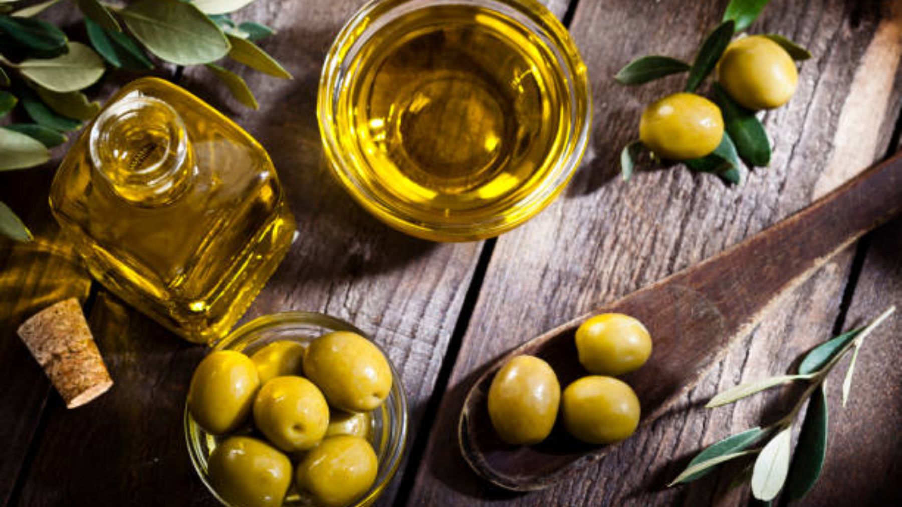 Descubre en qué se diferencia el aceite de oliva y el virgen extra