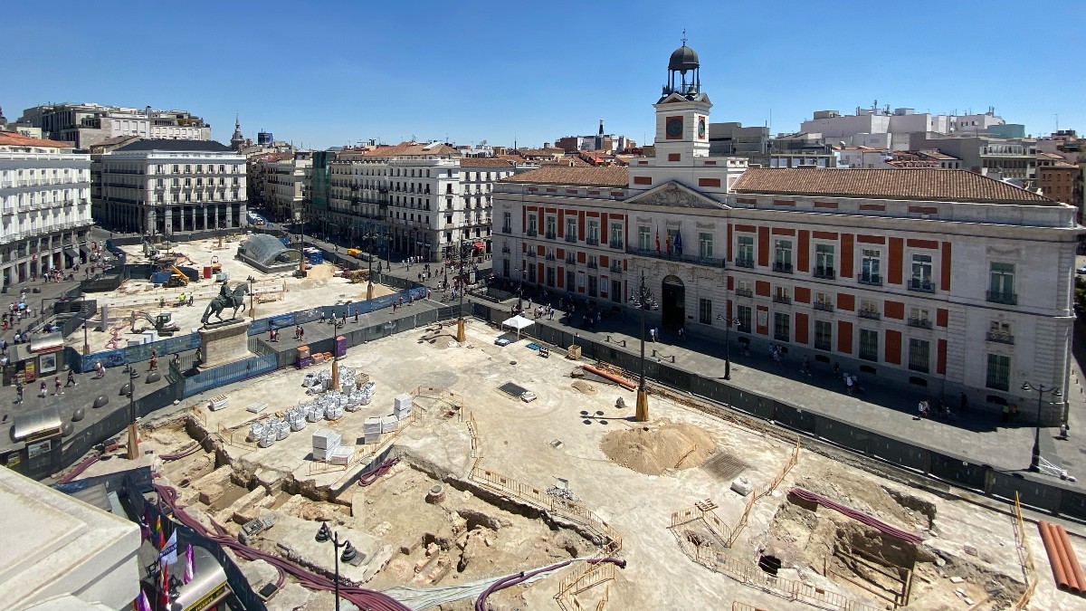 Obras de remodelación de la Puerta del Sol.