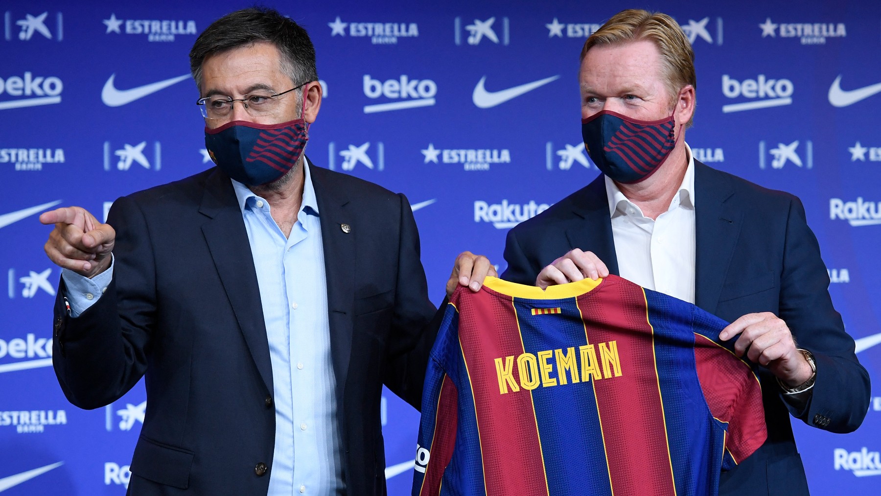 Koeman y Bartomeu, en la presentación del holandés. (AFP)