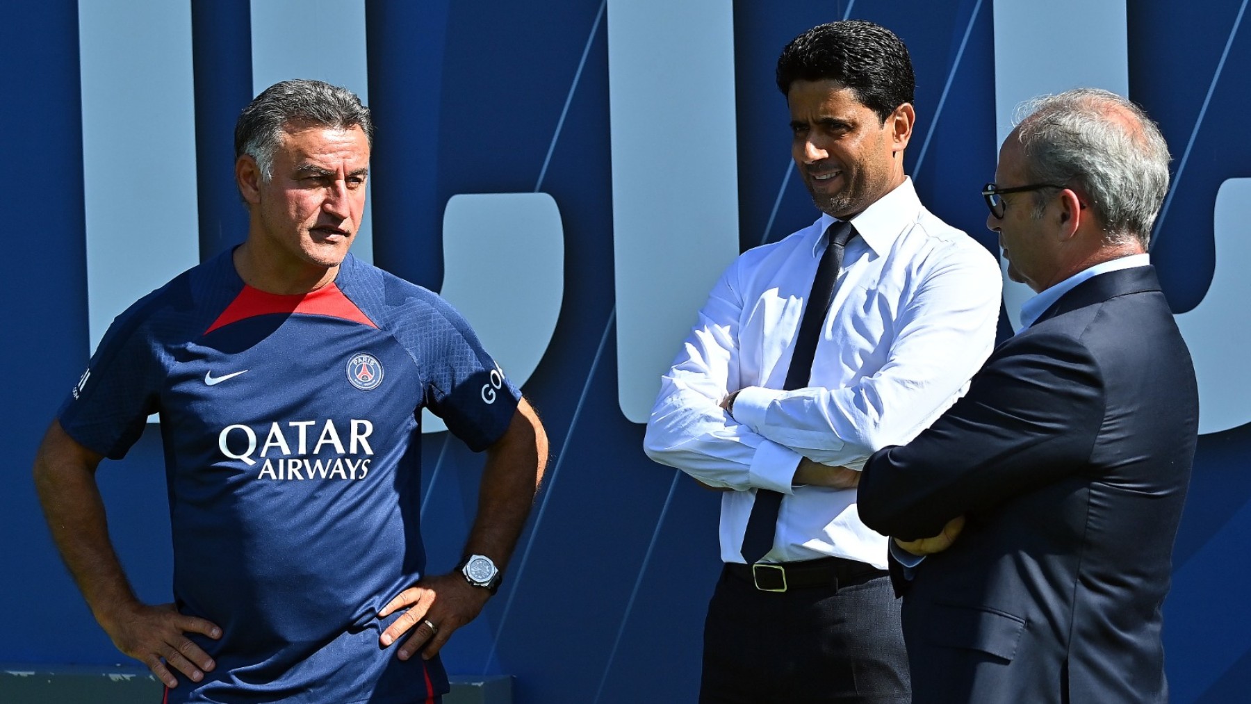 Galtier, junto a Al-Khelaifi y Luis Campos en un entrenamiento del PSG. (PSG)