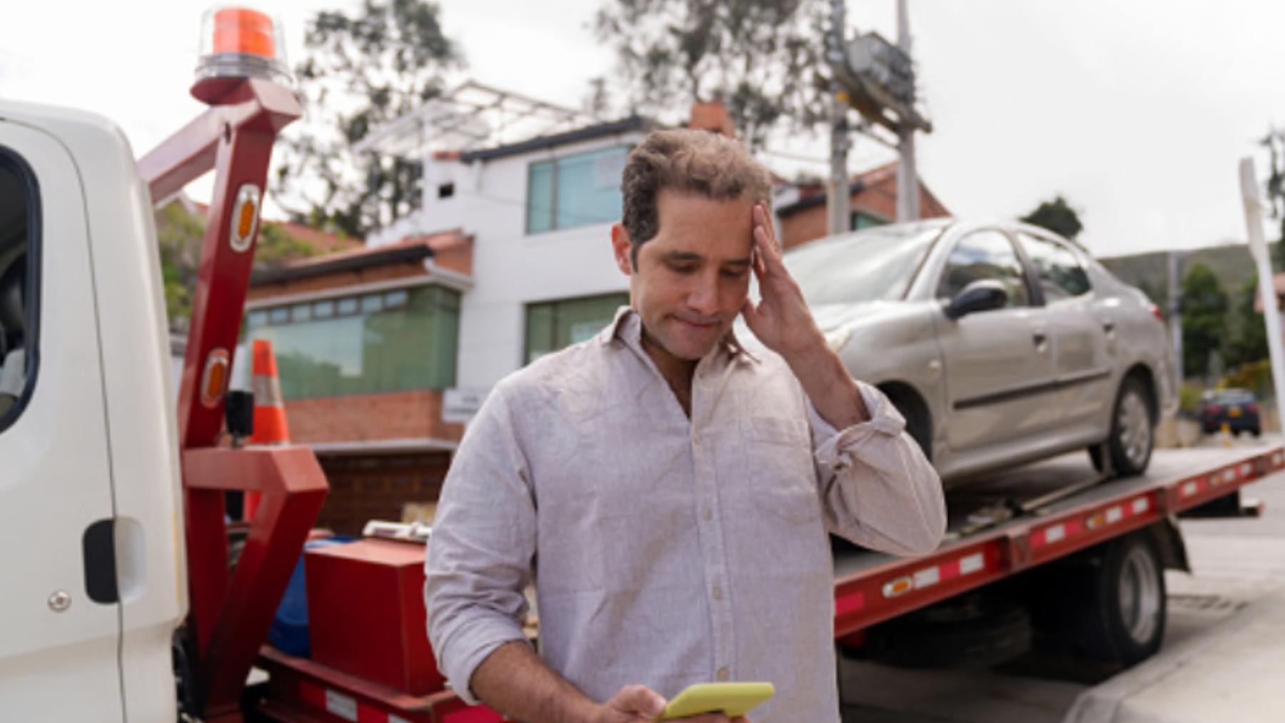 Así debes actuar si te quedas tirado en la carretera y hay huelga de grúas