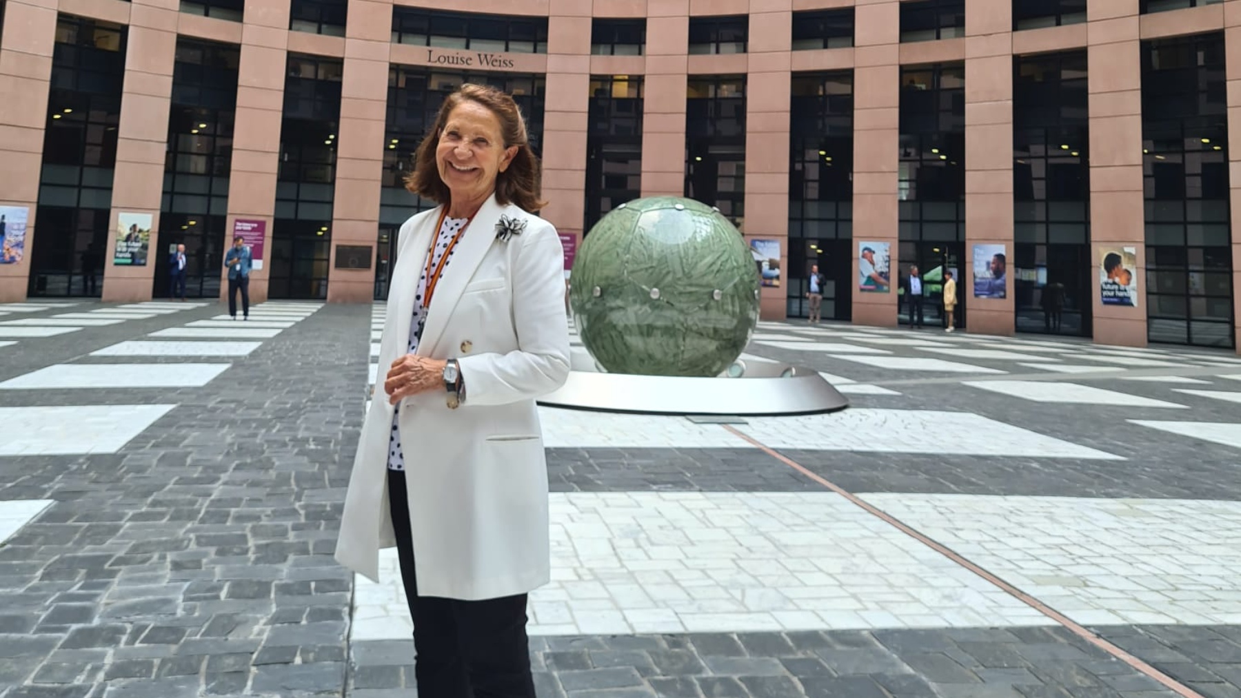 Mazaly Aguilar en el Parlamento Europeo