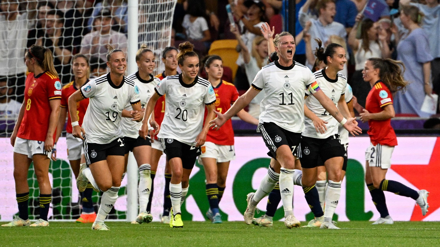 Alemania celebra uno de sus goles contra España. (AFP)