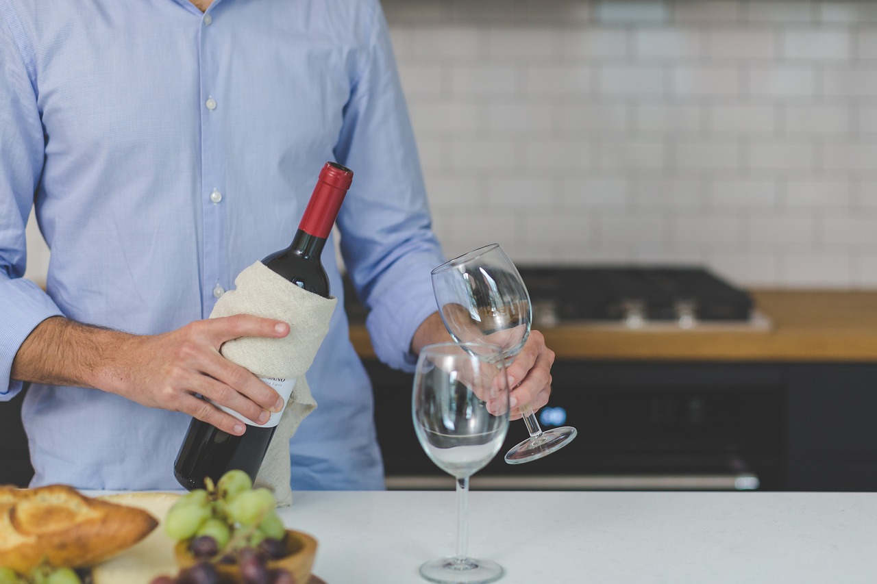 Cómo servir una copa de vino tinto y que quede en su temperatura ideal