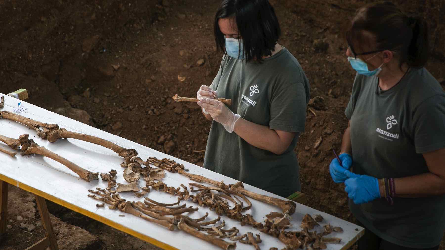 Una fosa común exhumada en España