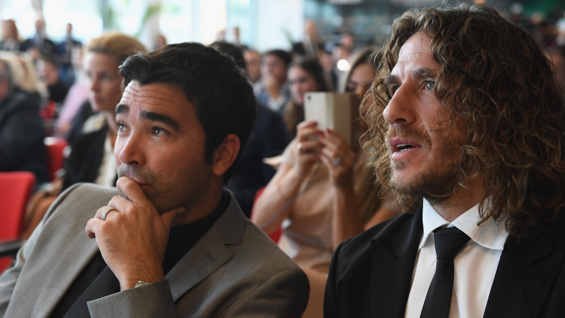 Deco, en un acto junto a Puyol. (Getty)