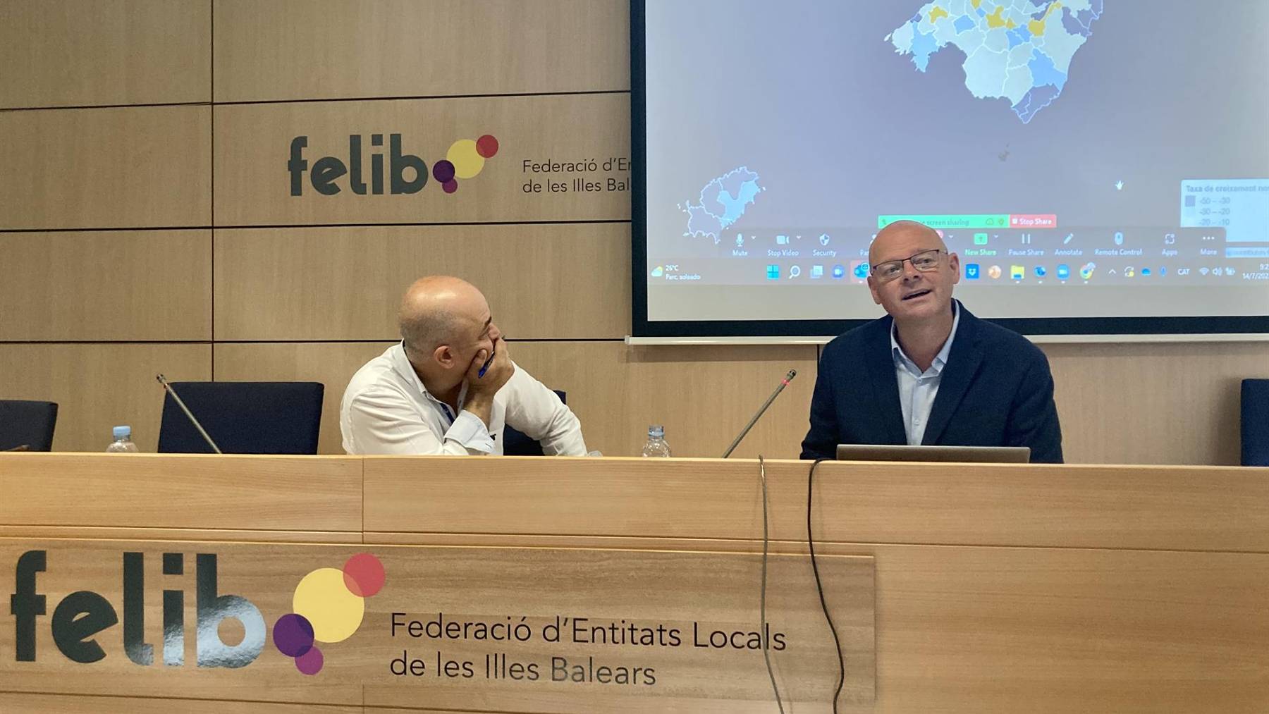 El director de la Fundación Impulsa Baleares, Antoni Riera, junto al presidente de la Felib, Antoni Salas.