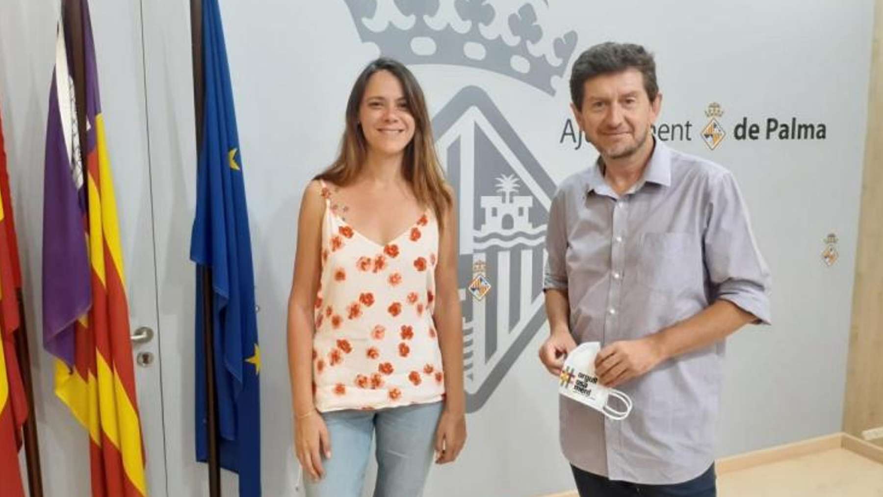 La nueva edil de Podemos, Claudia Costa y el líder de esta formación en Palma, Alberto Jarabo.