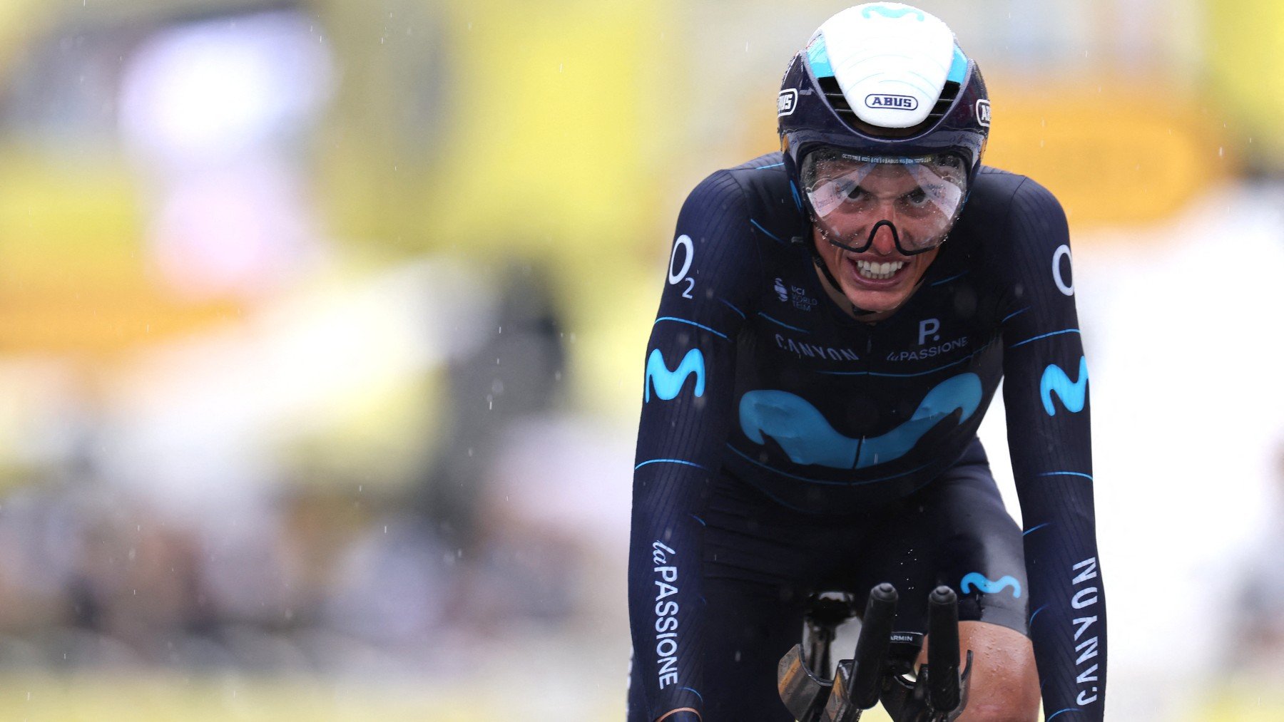 Enric Mas, durante una etapa del Tour de Francia 2022. (AFP)