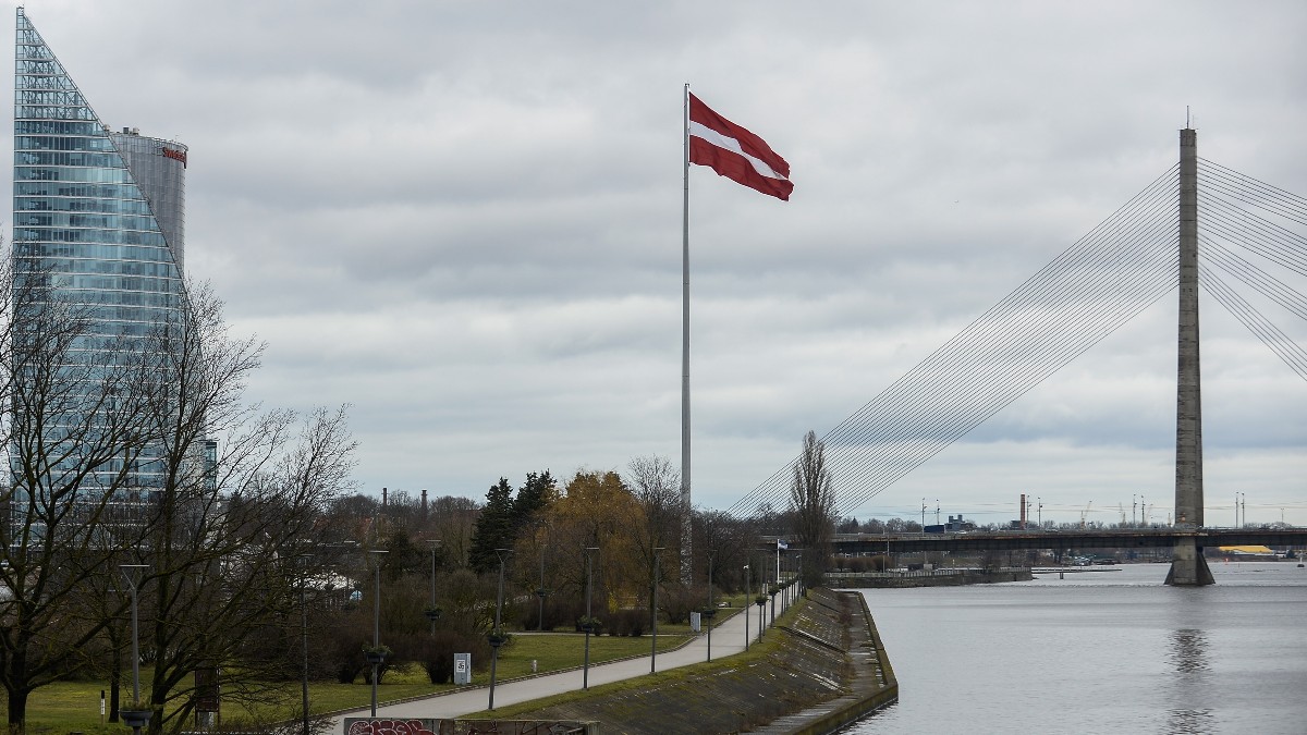 Bandera de Letonia.