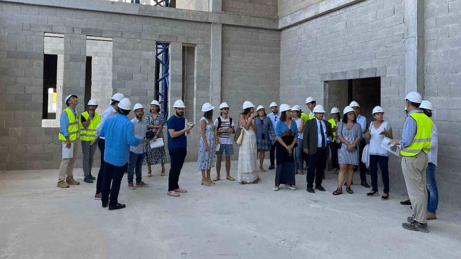 Visita a las obras de la Caja de Música.
