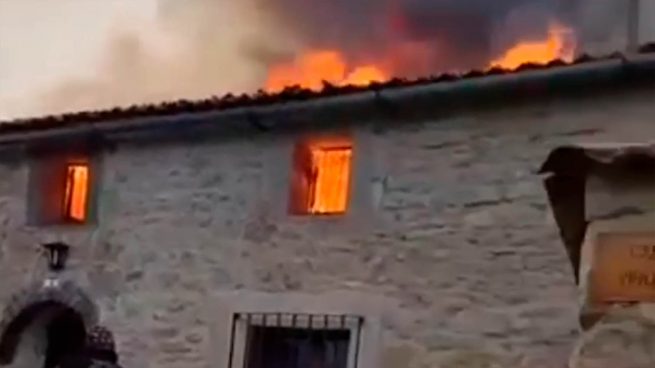 casas quemadas por el incendio en Navafría