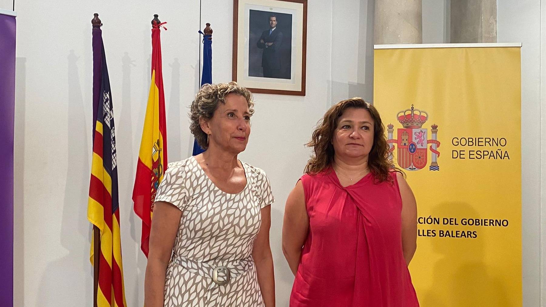 La delegada del Gobierno, Aina Calvo,y la consellera Mercedes Garrido.