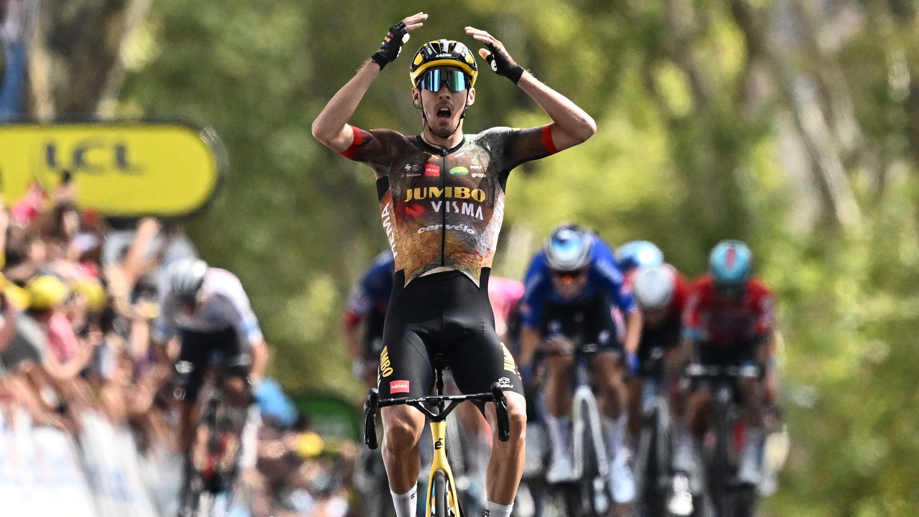 Christphe Laporte celebra su victoria en el Tour. (AFP)