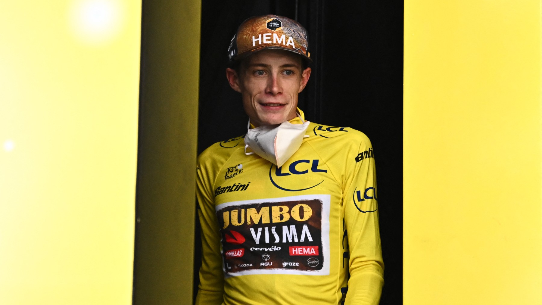Vingegaard, con el maillot amarillo. (AFP)