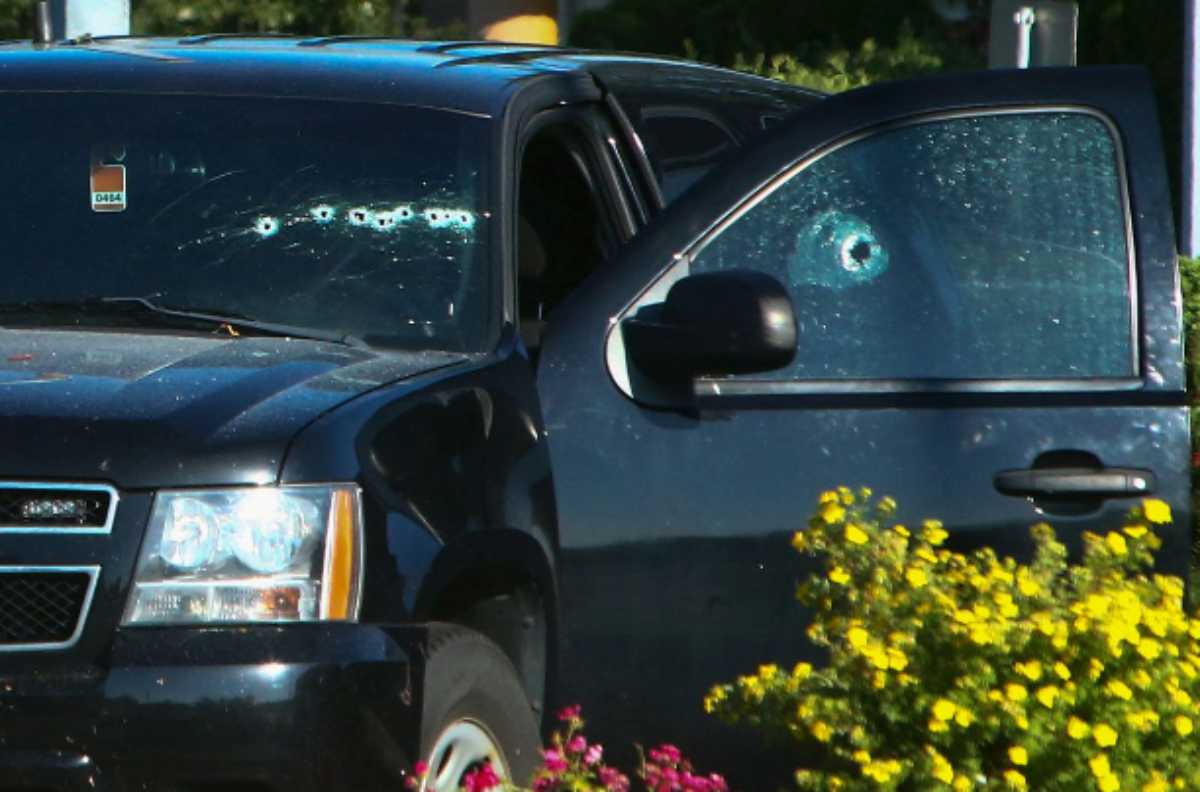 Camioneta acribillada a balazos en Vancouver, Canadá