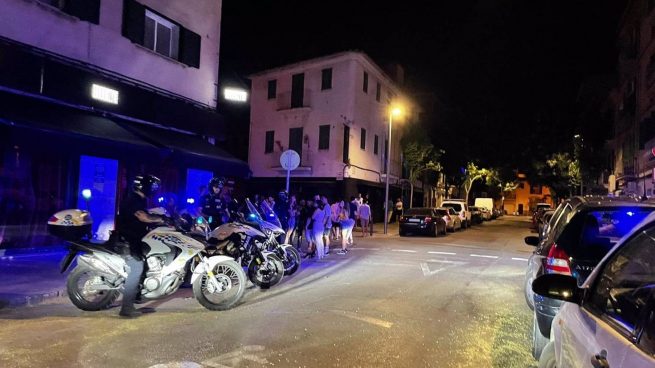 Actuación de la Policía Local en el barrio de Santa Catalina.