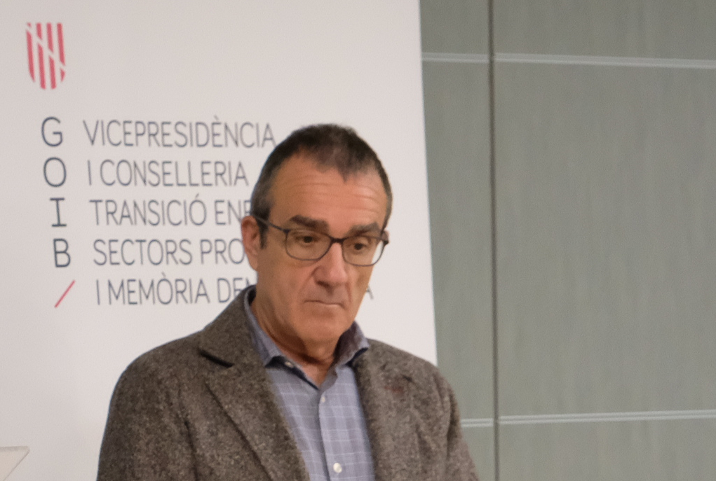 El Gobierno Balear mata moscas a cañonazos