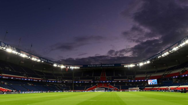 Francia estudia prohibir el fútbol por las noches para ahorrar energía