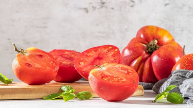 tomate albahaca