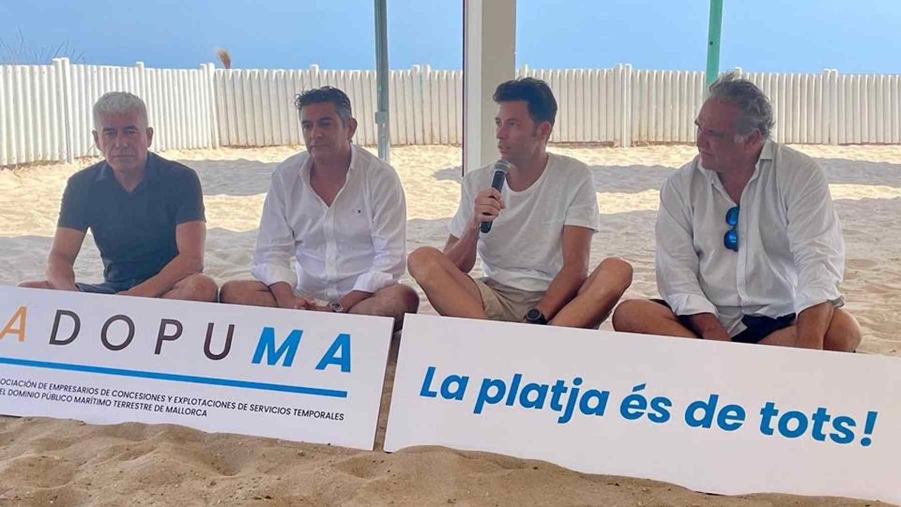 Presentación de la nueva plataforma de empresarios de chiringuitos playeros de Baleares.