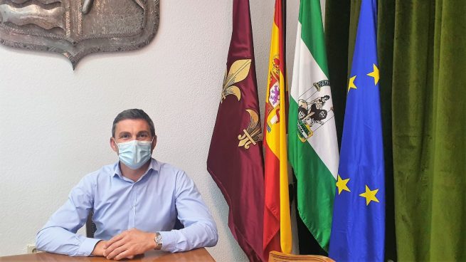 Cs sigue a la deriva: un alcalde de Almería anuncia que se presentará por el PP a las municipales
