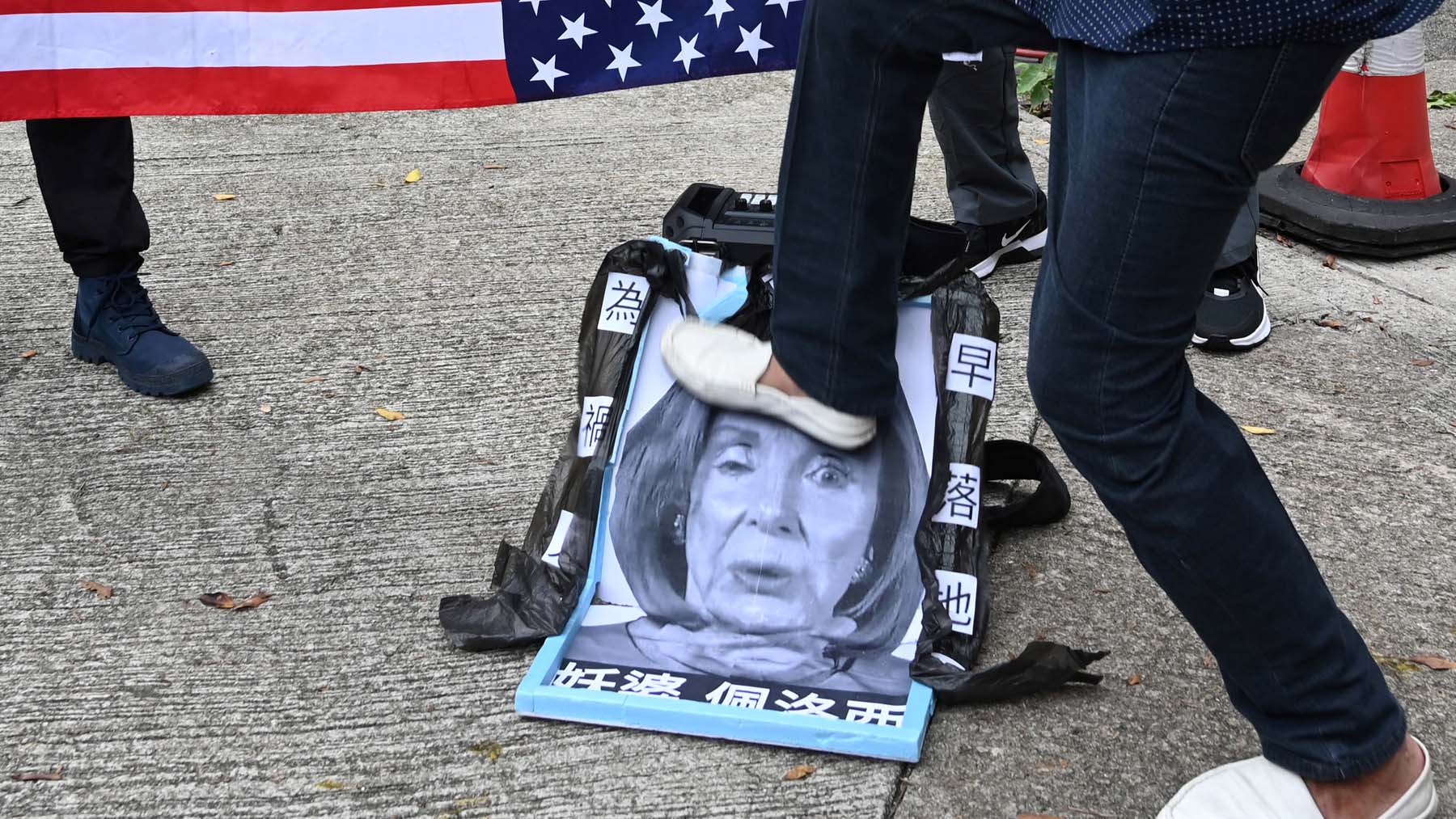 Manifestantes pro China protestan contra la visita de Pelosi a Taiwán (Foto: AFP)