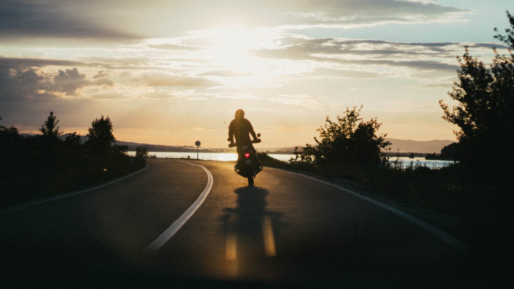 8 consejos para viajar en moto este verano que debes tener en cuenta