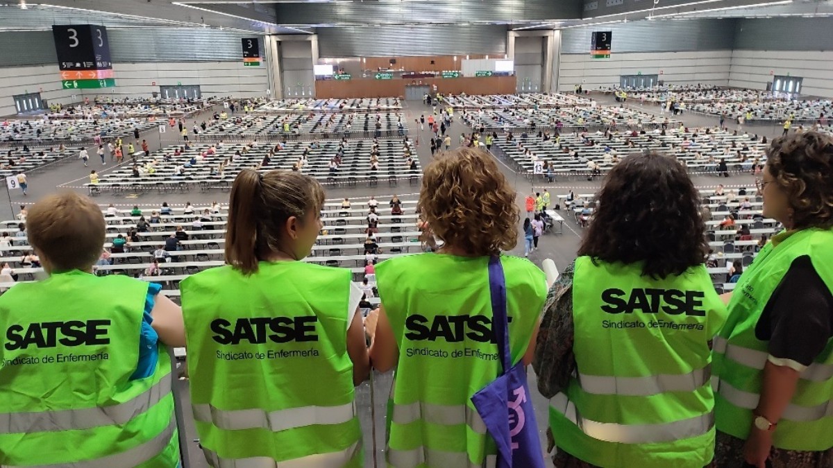 Delegadas de Satse vigilan una prueba de oposición de Osakidetza.