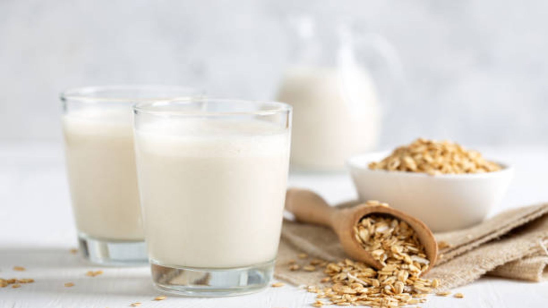 Qué tiene más calorías la leche entera o la de avena