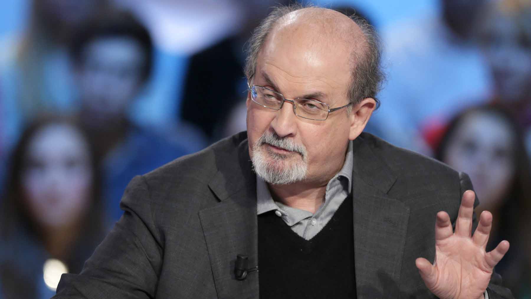 Apuñalan al escritor Salman Rushdie en Nueva York