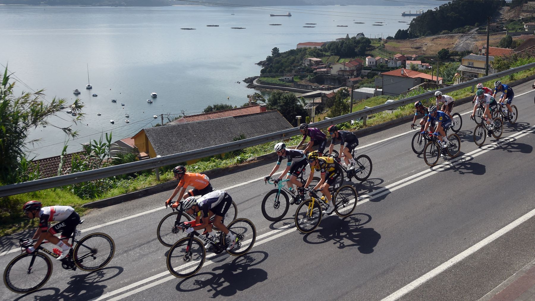 Imagen de una etapa de La Vuelta Ciclista a España 2021. (AFP)