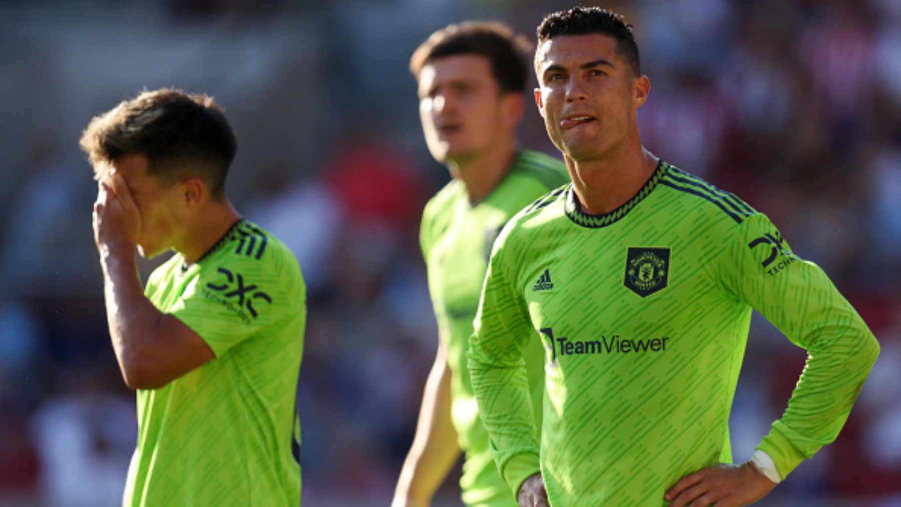 Cristiano Ronaldo, desesperado en la humillación recibida frente al Brentford. (Getty)