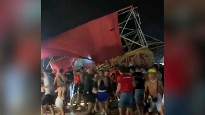 Un muerto y 21 heridos en el Medusa Festival de Valencia al caer varias  estructuras por el viento