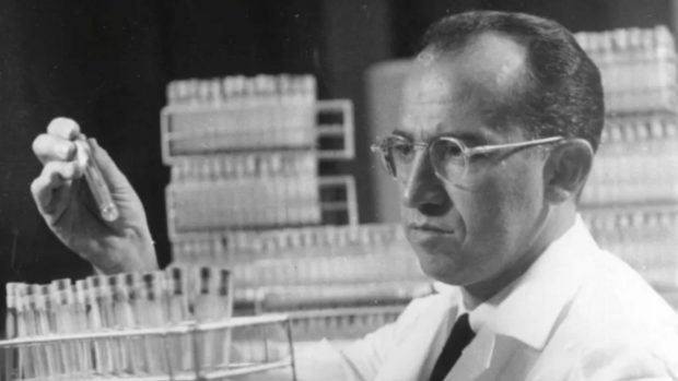 Jonas Salk, el creador de la primera vacuna contra la poliomielitis