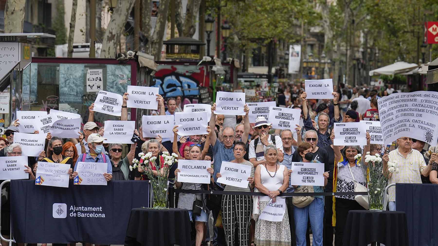 Protesta independentista en Barcelona durante el homenaje a las víctimas del 17A.