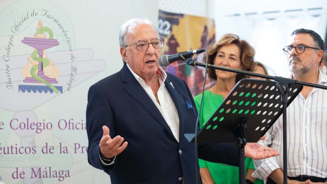 El Dr. Diego Murillo recibe la ‘H de Oro’ del Colegio de Farmacéuticos de Málaga en un acto emotivo y multitudinario