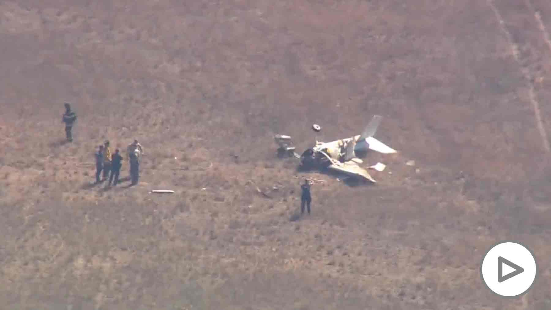 Dos aviones chocan durante un aterrizaje dejando varios muertos en